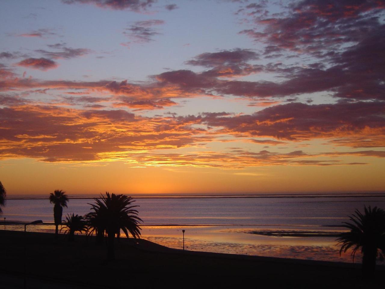 Bella Luna Bed And Breakfast Walvis Bay Exterior photo